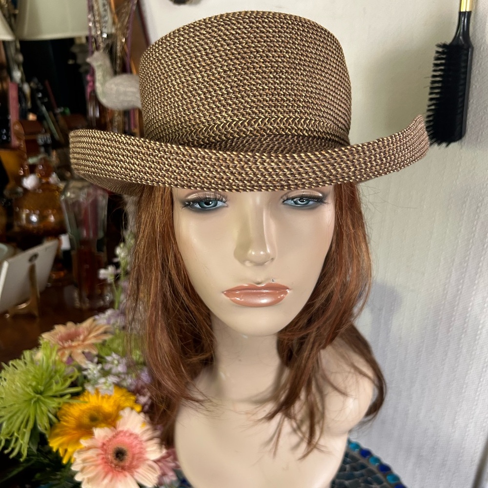 Lumen’s Collection Straw Sun Hat - Picture 4 of 9
